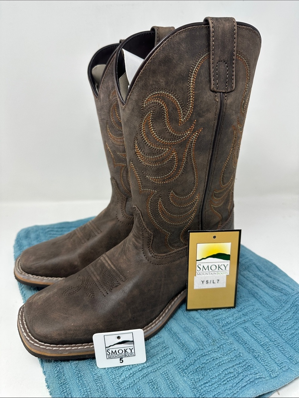Youth Boots Size 5